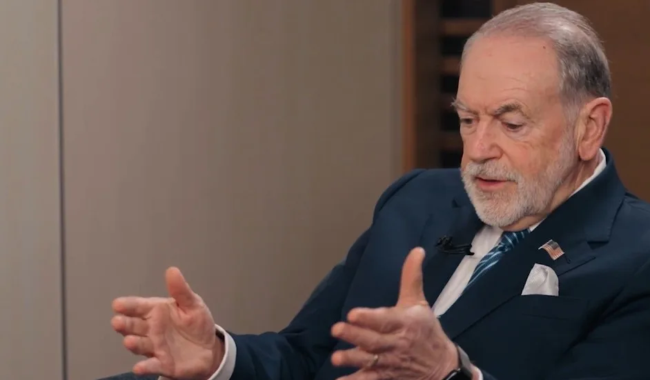 Kontroversi Pernyataan Mike Huckabee: Klaim Teologis Tanah Israel Memicu Kecaman Global