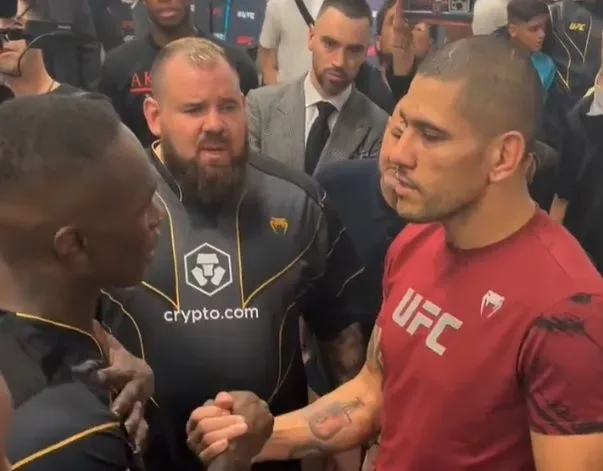 Era Baru Dimulai: Alex Pereira Lepas Sabuk Light Heavyweight Demi Ambisi Gelar Heavyweight