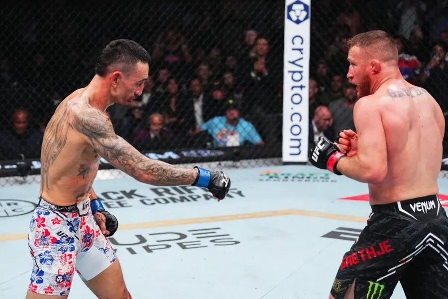 Aturan Tak Tertulis 'Point Down': Max Holloway Beri Instruksi Khusus untuk 10 Detik Terakhir Lawan Oliveira