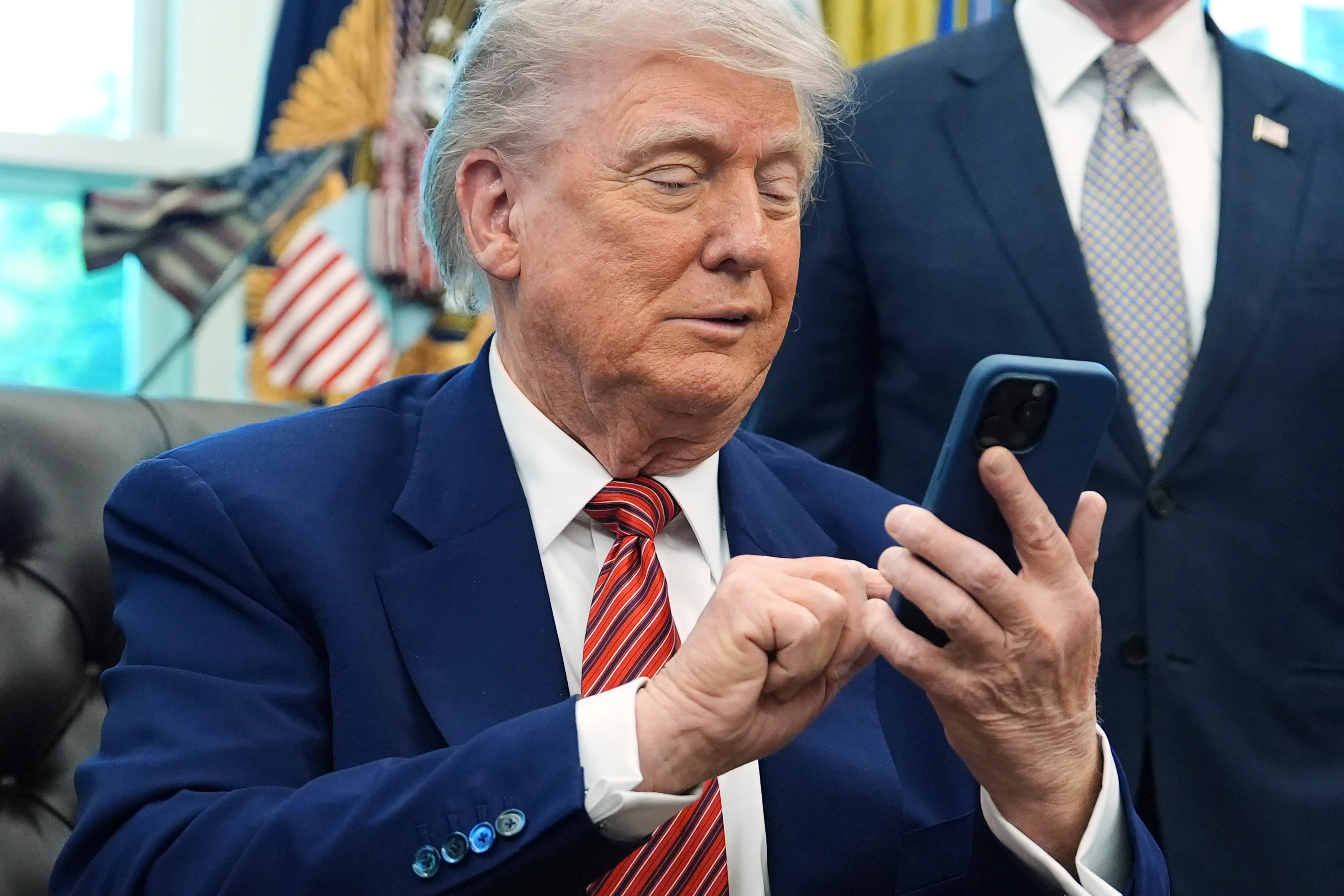 Kejutan MWC 2026: Donald Trump Umumkan "Trump Phone" Sebagai Pesaing Baru di Pasar Smartphone