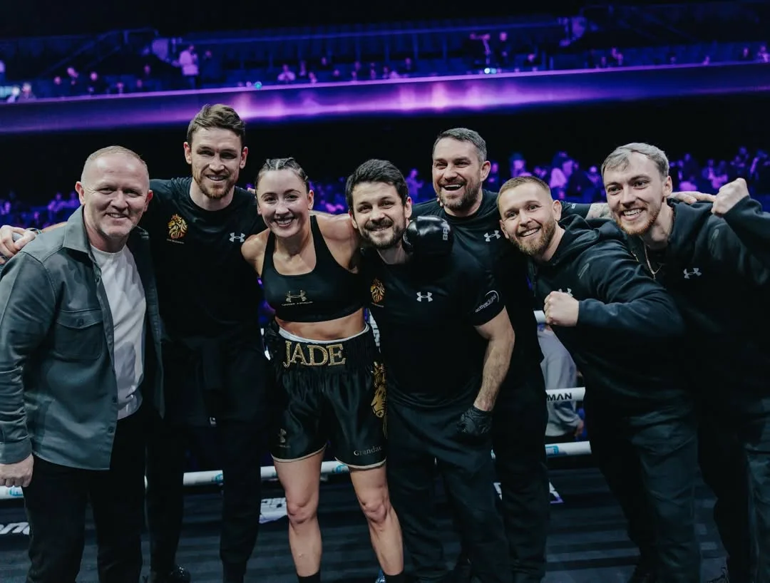 Debut Misfits Boxing: Peraih Dua Emas Olimpiade Cetak KO "Faceplant" Brutal atas Bintang Reality TV