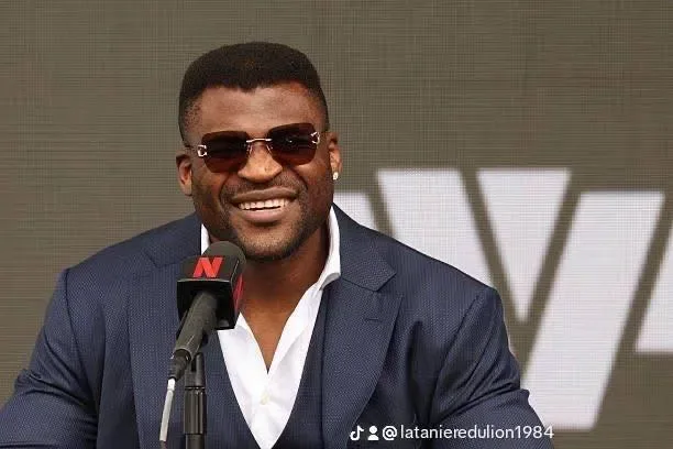 Mega-Fight Abad Ini? Francis Ngannou Bidik Oleksandr Usyk Untuk Laga Comeback—Bentrokan Kekuatan Murni vs Teknik Genius di Ring Tinju 2026!