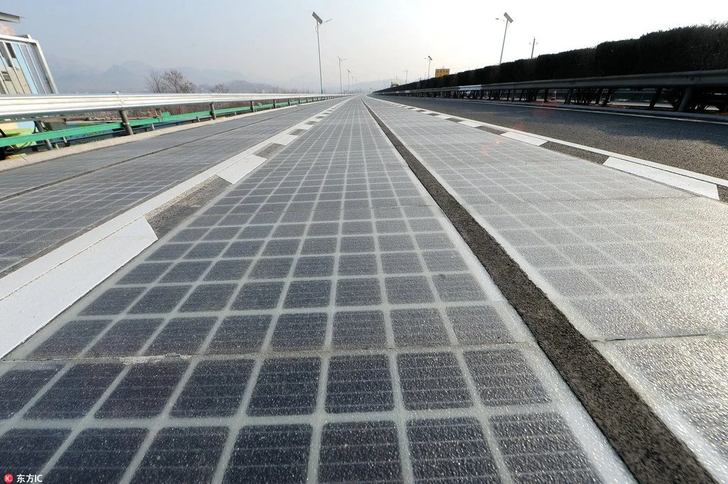 Mimpi Buruk Infrastruktur Hijau: Mengapa Ambisi Proyek 'Solar Roadways' Gagal Total di Seluruh Dunia