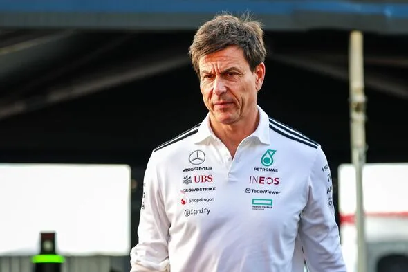 Pilihan Tak Terduga: Putra Toto Wolff Sebut Fernando Alonso Sebagai Pembalap F1 Favoritnya, Abaikan Bintang Mercedes