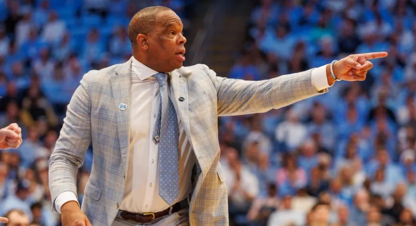 UNC Pecat Hubert Davis: Saatnya Tar Heels Mencari Pelatih di Luar "Keluarga"