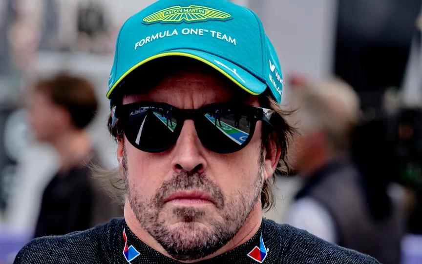 Testimoni Mantan Driver Red Bull: "Alonso Merasa Terancam dengan Kehadiran Saya"