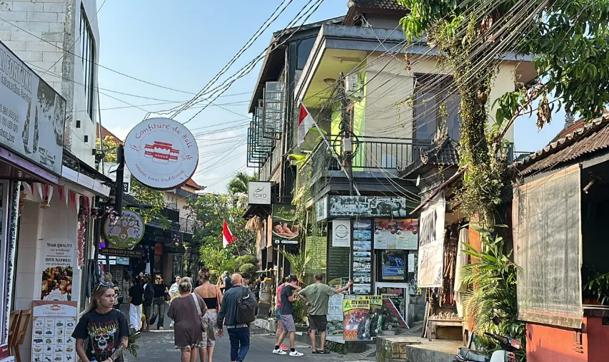 Duka di Legian: Wisatawan Australia Berusia 74 Tahun Tewas Tenggelam di Kolam Renang Hotel