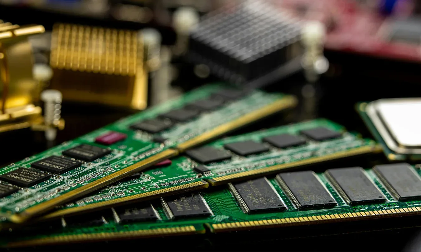 Peringatan Samsung: Kelangkaan Chip Memori Akan Membuat Harga Gadget Melonjak Hingga 2027