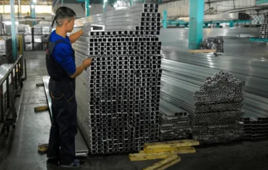 Gejolak Harga Aluminium Global Bayangi Sektor Kemasan: IPF Sebut Dampak ke Konsumen Masih Terkendali