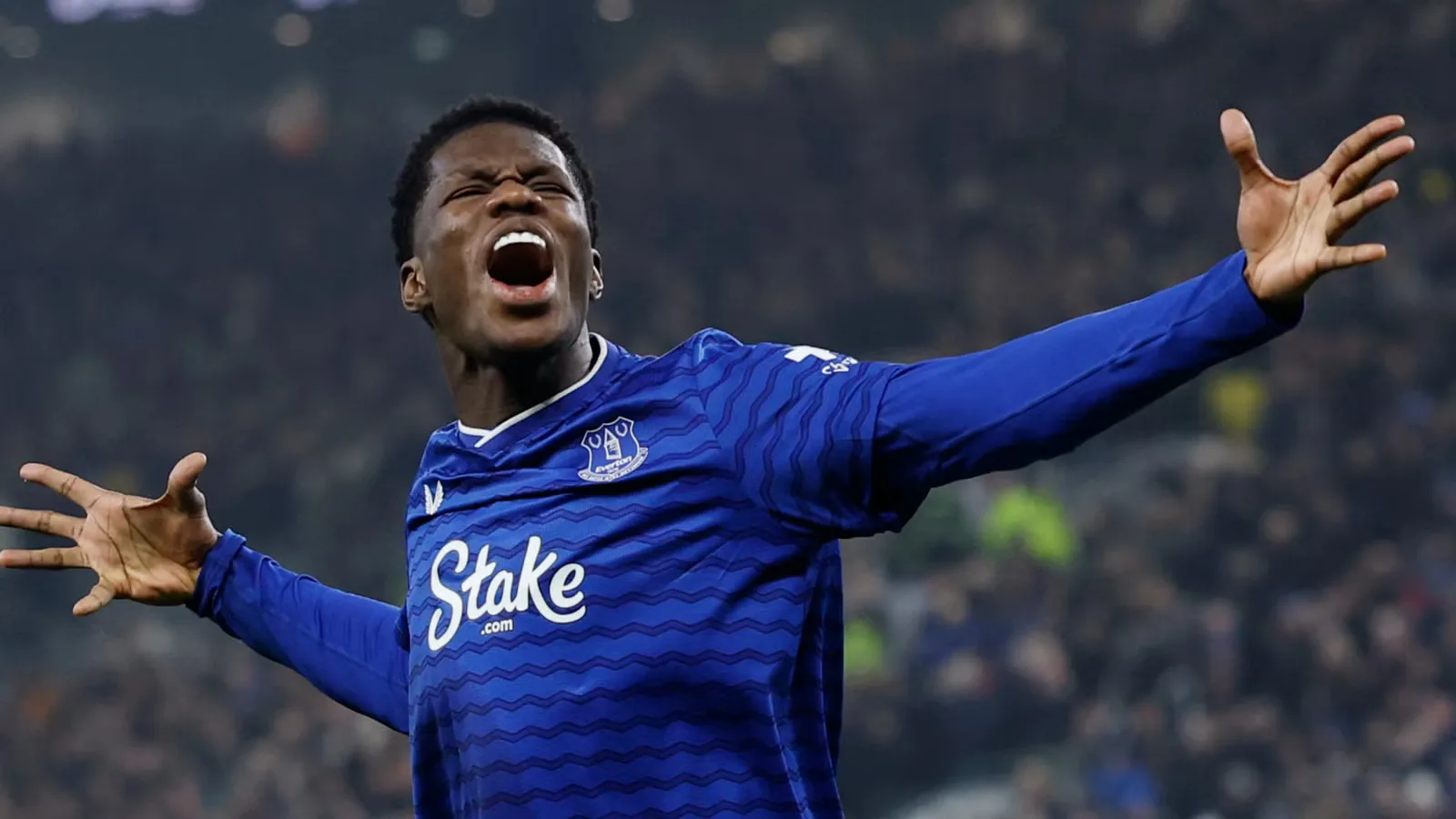 Everton Siap Lepas Thierno Barry demi Ayase Ueda: Bomber Jepang Seharga Rp600 Miliar Jadi Target