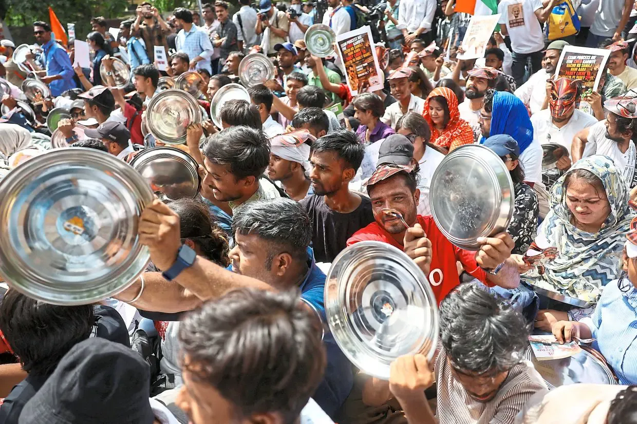 Protes 'Kecoa' di India: Mahasiswa Tuntut Menteri Mundur Atas Bocornya Soal Ujian