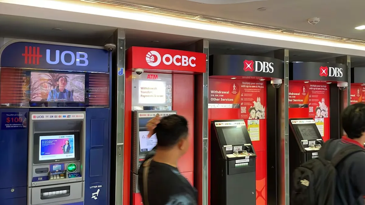 Singapura Jamin Akses Tunai untuk Lansia: ATM dan Bank dalam Radius 500 Meter dari Setiap Blok HDB pada 2027