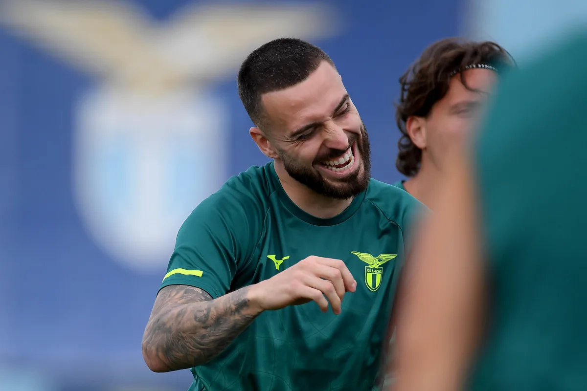 Milan Tawaran Pertama Ditolak: Lazio Kukuh Patok €30 Juta untuk Gila