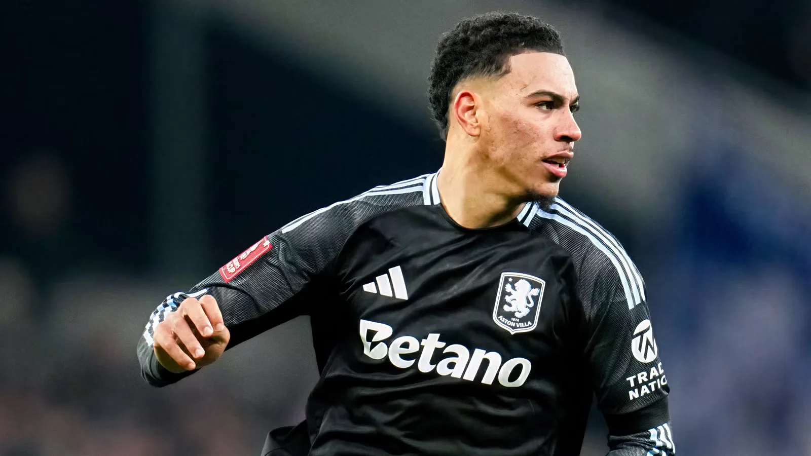 Aston Villa Incar Nicolas Jackson sebagai Pengganti Morgan Rogers yang Hengkang ke Chelsea
