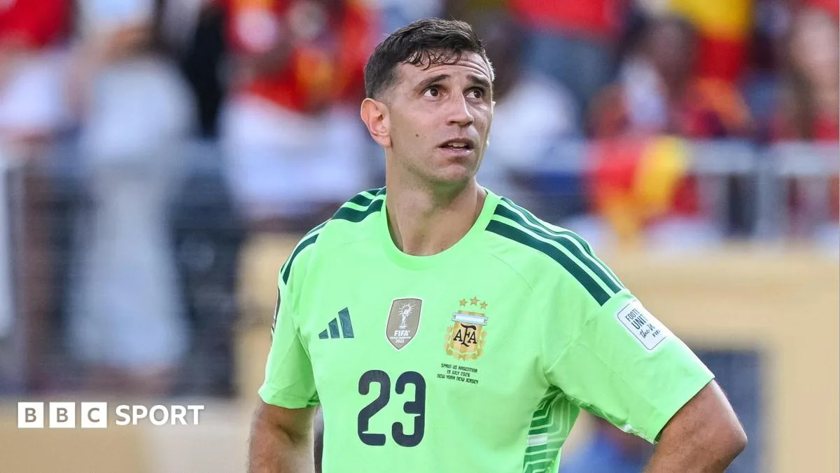 Emi Martinez Buka Peluang Pensiun dari Timnas Argentina Usai Kalah di Final Piala Dunia