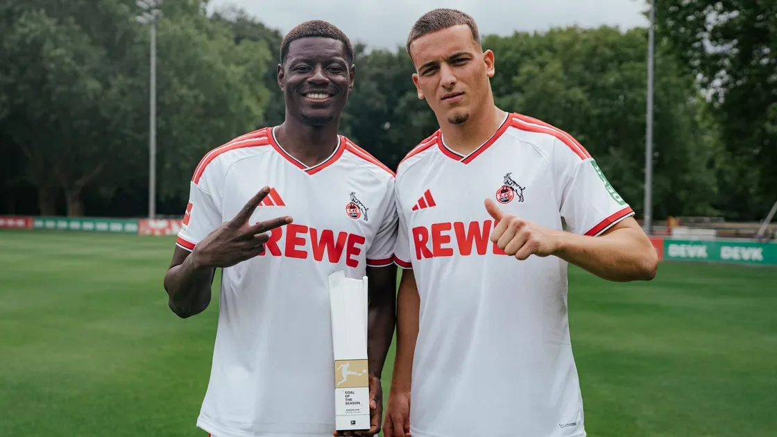 Gol Salto Spektakuler Ragnar Ache Raih Penghargaan Terbaik Bundesliga