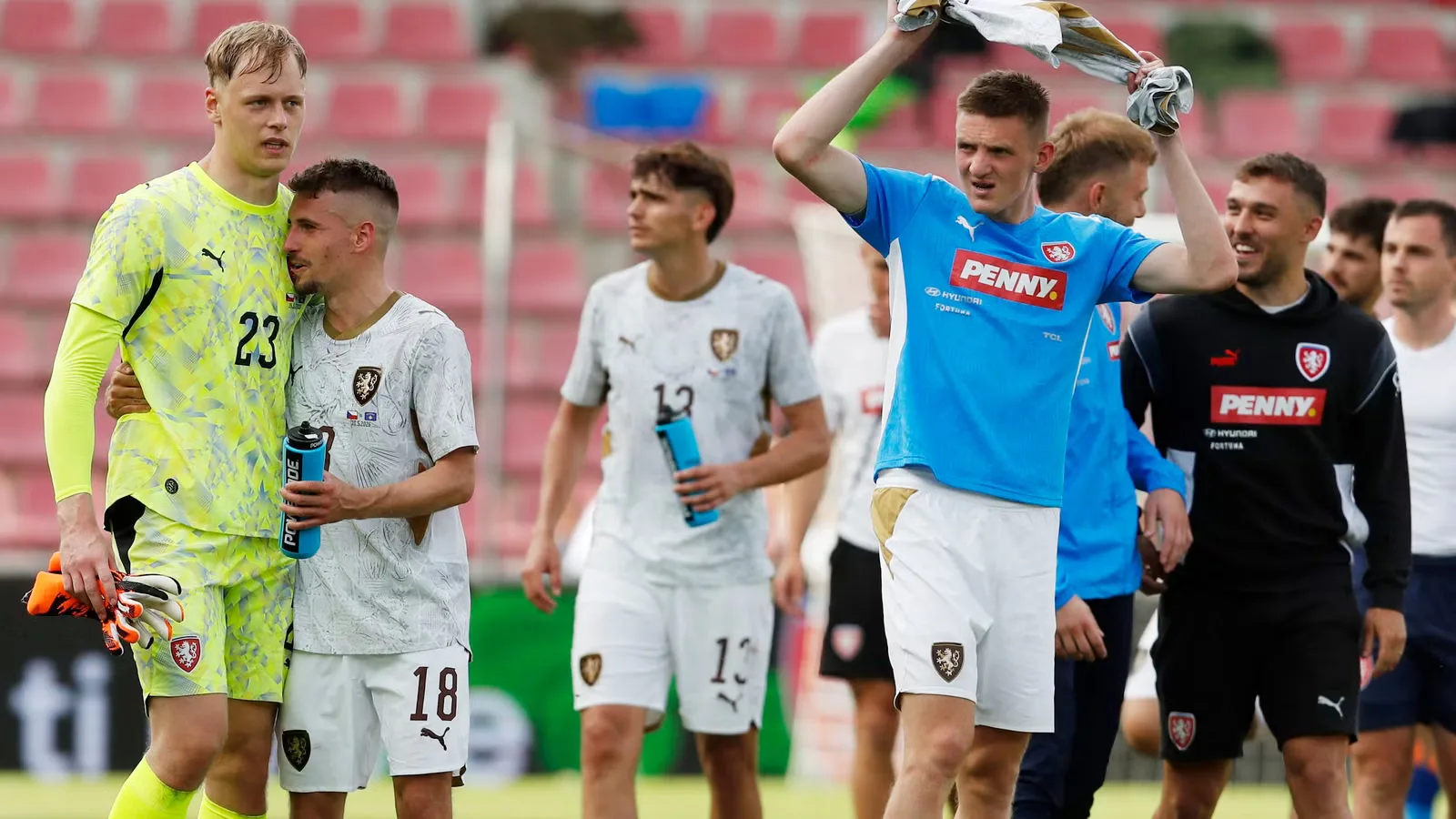 Newcastle United Gencar Buru Kiper Baru: Lukas Hornicek, 'Iceman' asal Ceko Masuk Radar