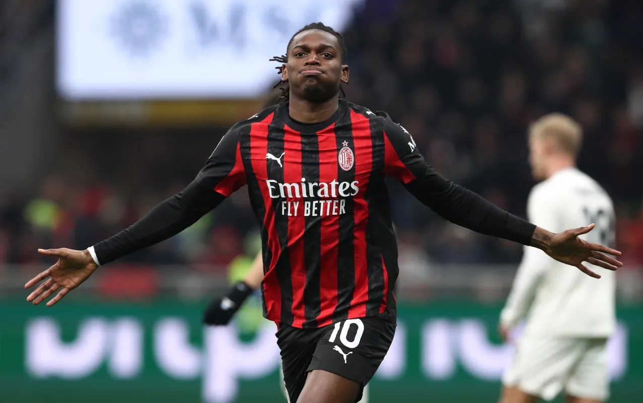 Fenerbahce Tawarkan €40 Juta untuk Leao, Milan Minta €50 Juta