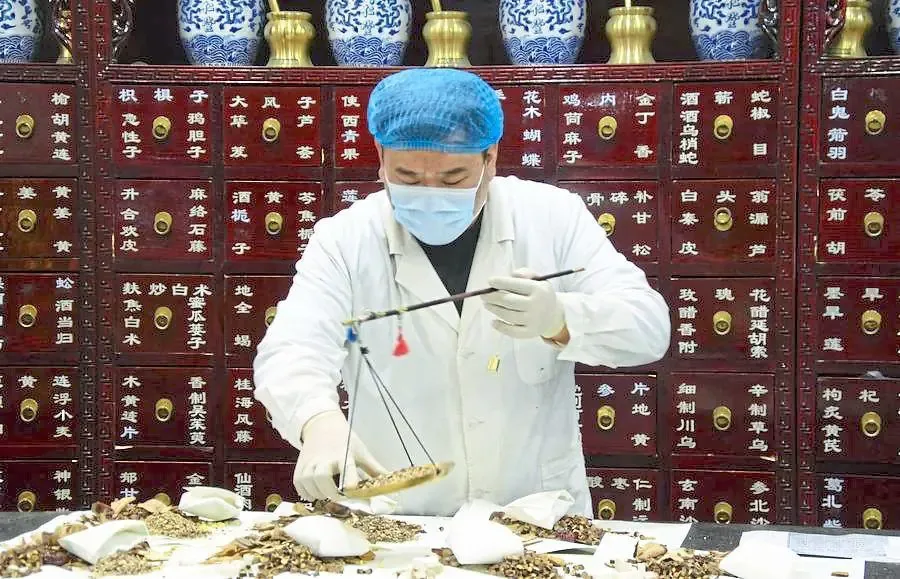 Tak Lagi Sekadar Obat Alternatif: Pengobatan Tradisional China Menembus Pasar Global
