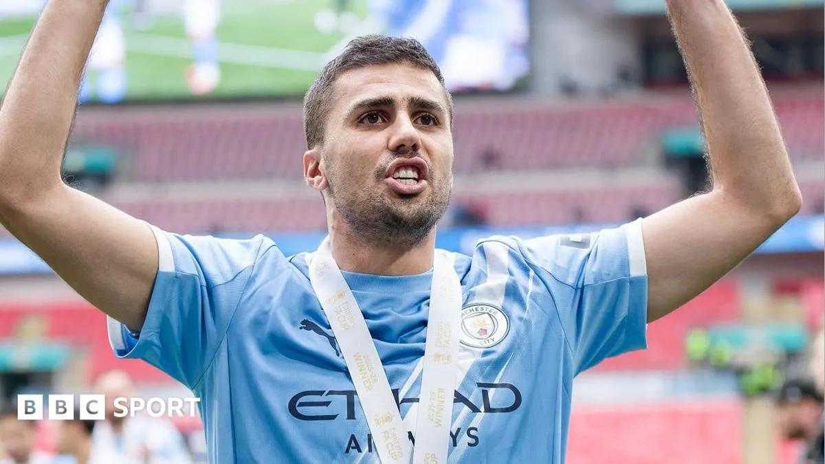 Barcelona Ungguli Real Madrid dalam Perburuan Rodri, City Tolak Tawaran Awal