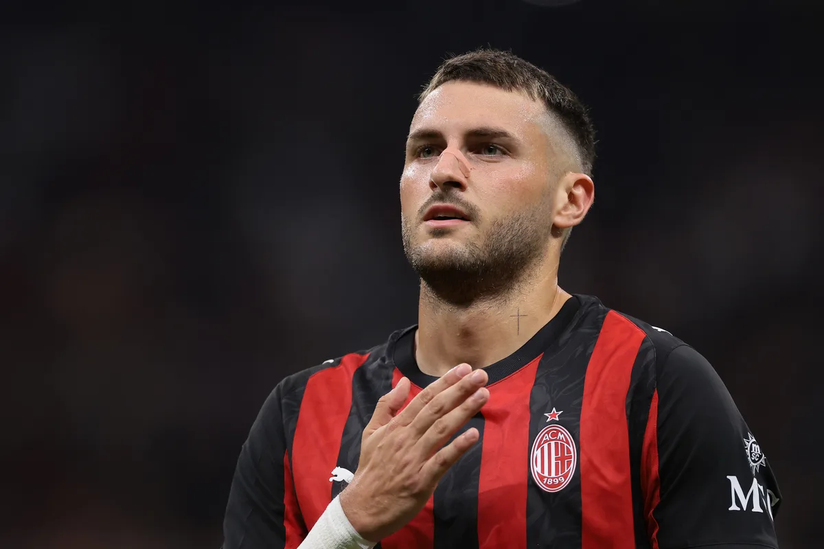 Milan Tolak Tawaran Porto untuk Gimenez: Nilai 15 Juta Euro Dinilai Terlalu Murah