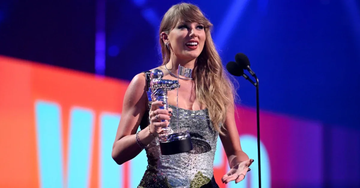 Taylor Swift Raih Trofi Perdana Artist Director Honours di VMA 2026