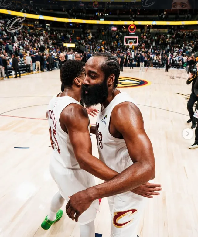 Efek Instan "Si Brewok": Duet Mitchell-Harden Langsung Makan Korban, Nuggets Takluk di Detik Terakhir!