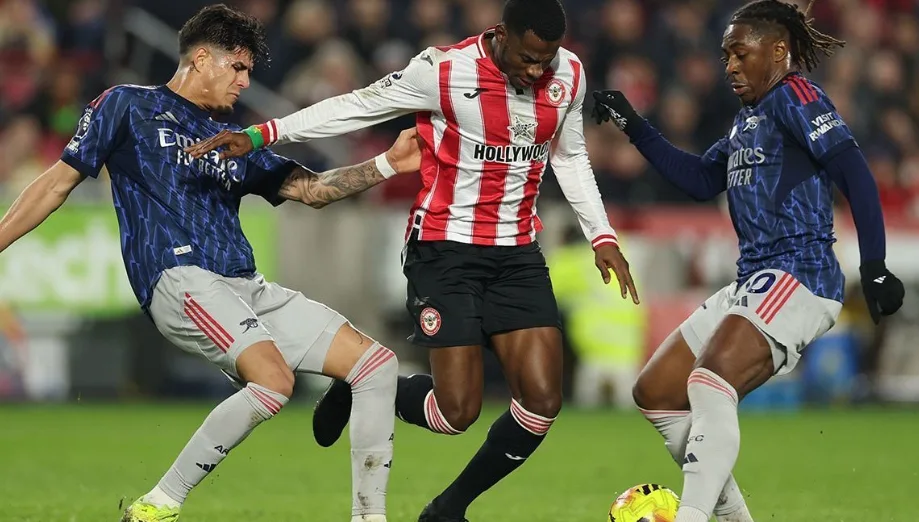 Malam Kelabu di Gtech Stadium: Arsenal Tumbang, Eberechi Eze Jadi Sorotan Negatif