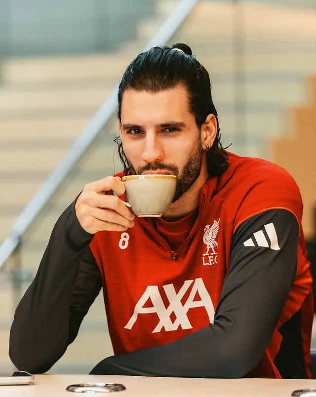 Teka-teki Masa Depan Dominik Szoboszlai: Liverpool Hadapi Dilema Strategis di Lini Tengah