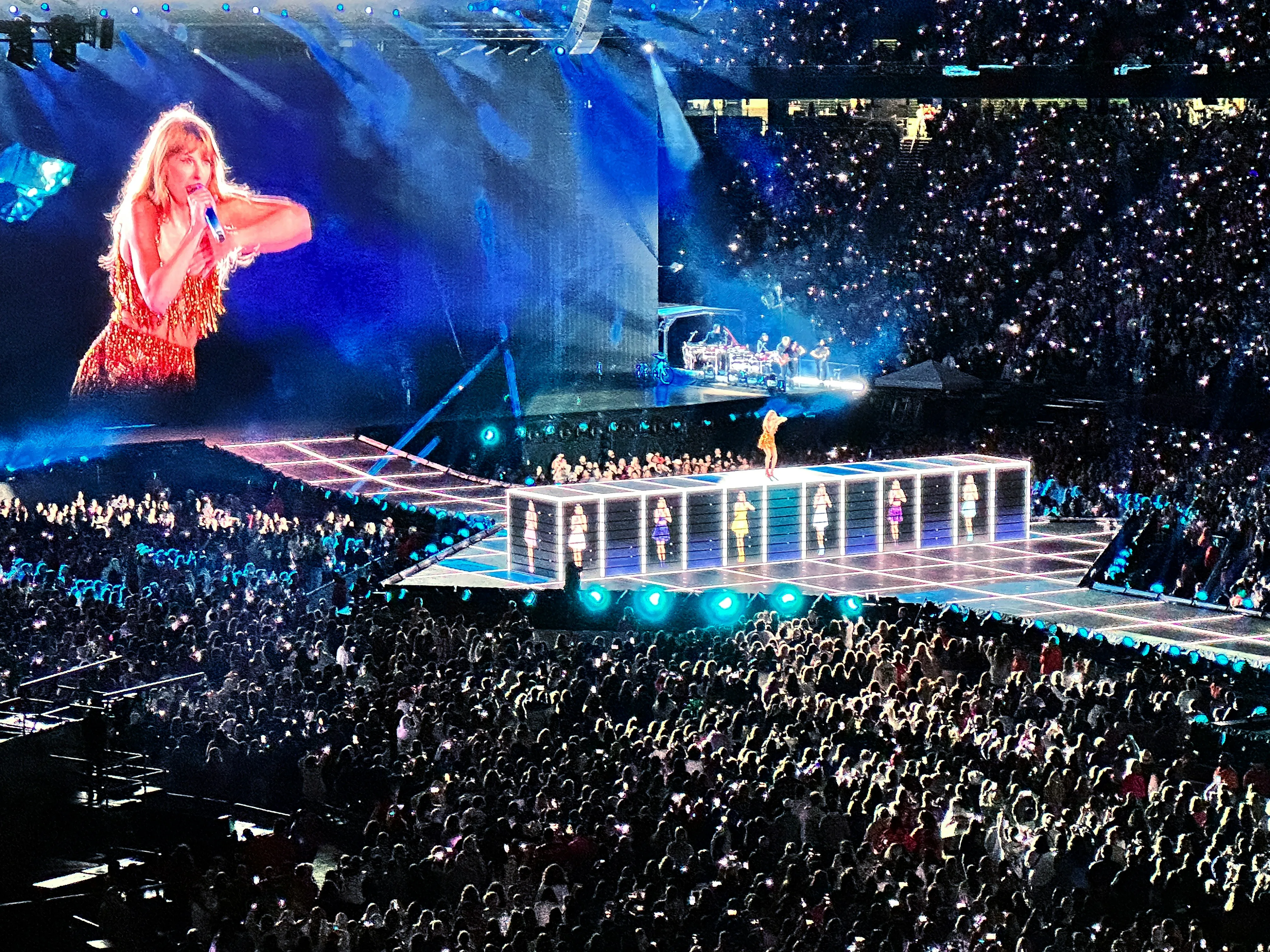 Efek Logomania: Taylor Swift Perkuat Posisi Louis Vuitton dalam Penampilan Terbaru di New York