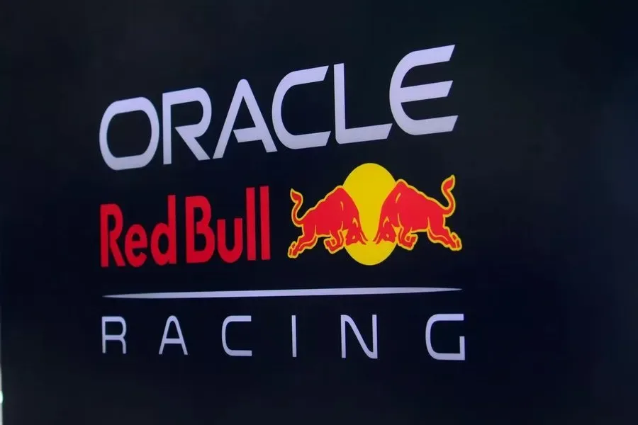 Benteng Finansial Red Bull: Perpanjangan Sponsor Raksasa dan Hadiah Uang Fantastis Terungkap di Tengah Drama Paddock