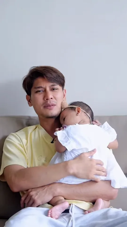 Kecintaan pada 'The Reds': Rizky Billar Pertimbangkan Nama Bertema Liverpool untuk Anak Ketiganya