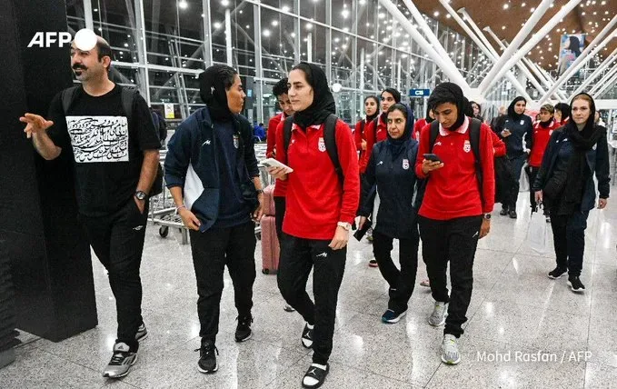 Plot Twist di Bandara! 1 Anggota Timnas Wanita Iran Batalkan Permohonan Suaka—Pilih Pulang ke Teheran Meski Rekan Lain Tetap Menetap di Australia!