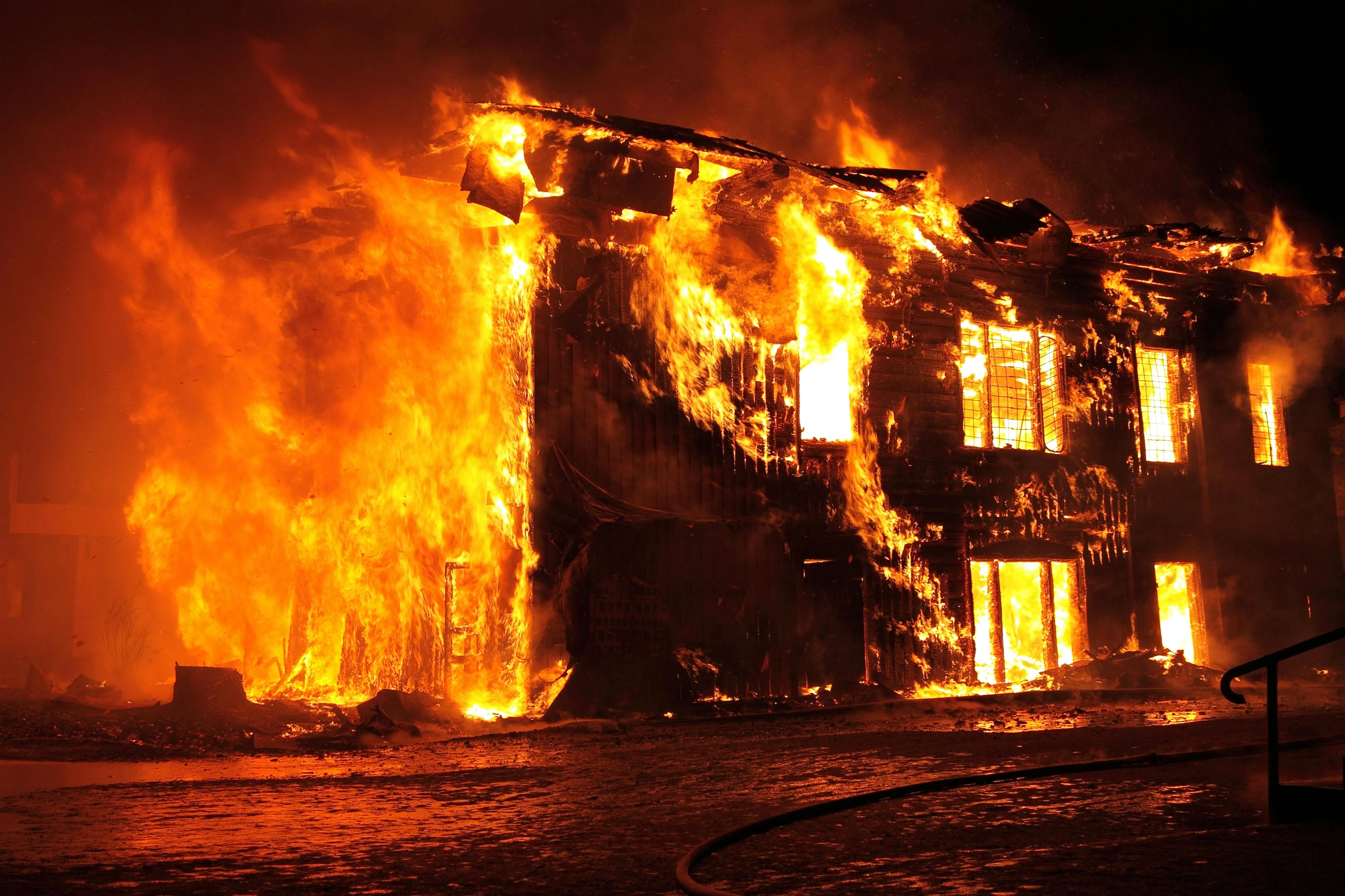 Rumah Pemulung di Makassar Ludes Terbakar, Seorang Lansia Ditemukan Meninggal Dunia