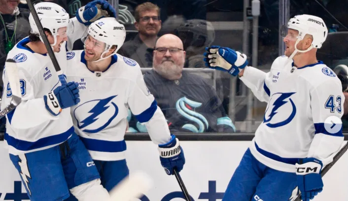 Lightning Bungkam Bruins di Menit Akhir, Boston Tetap Amankan Tiket Playoff