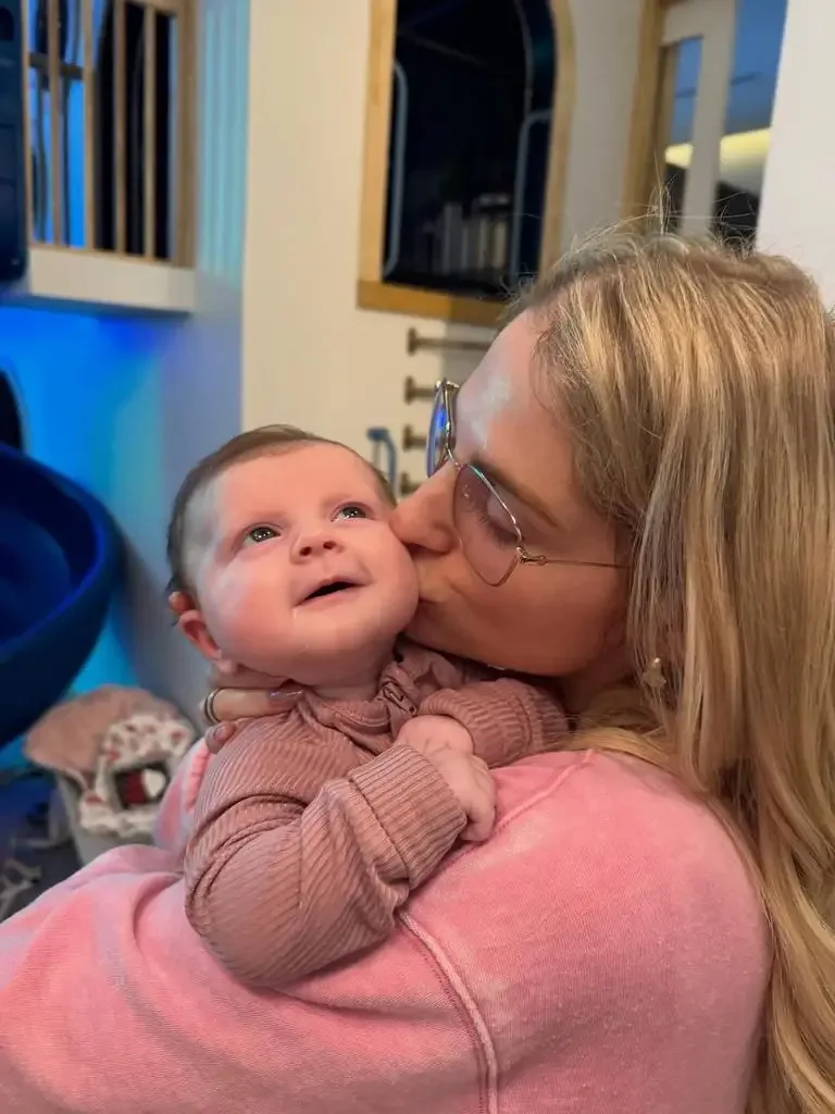 Meghan Trainor Batalkan Tur Demi Keluarga: 'Saya Harus Berada di Rumah'