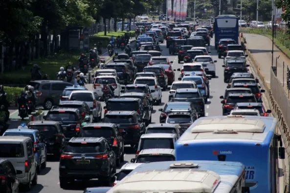 Pilih Proteksi Tepat: Mengupas Diferensiasi Risiko EV dan Mobil Konvensional di Pasar Asuransi