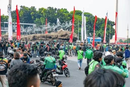 Dilema Tarif Ojol: YLKI Dukung Pemangkasan Komisi 8%, Namun Waspadai Lonjakan Harga di Konsumen