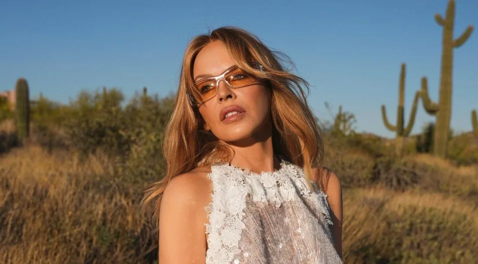 Sisi Hati Kylie Minogue: Menemukan Kebebasan Hidup Melajang dan Kenangan Mendalam Michael Hutchence sebagai Cinta Sejatinya