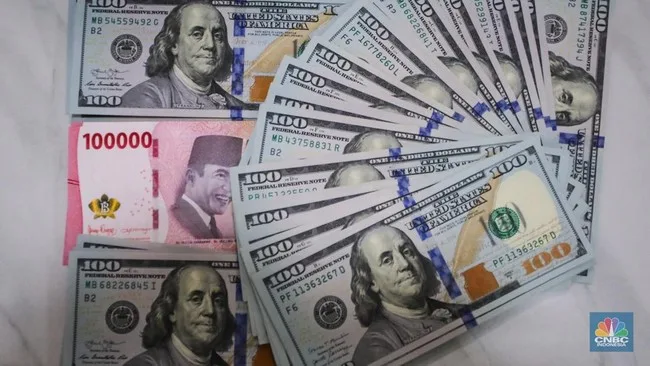 Rupiah Tembus Rp17.850 per Dolar AS, Sentimen Suku Bunga The Fed dan Panda Bond Jadi Sorotan