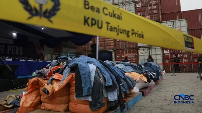 Bea Cukai Gagalkan Peredaran 43 Kontainer Pakaian Bekas Ilegal, Nilai Capai Rp54 Miliar