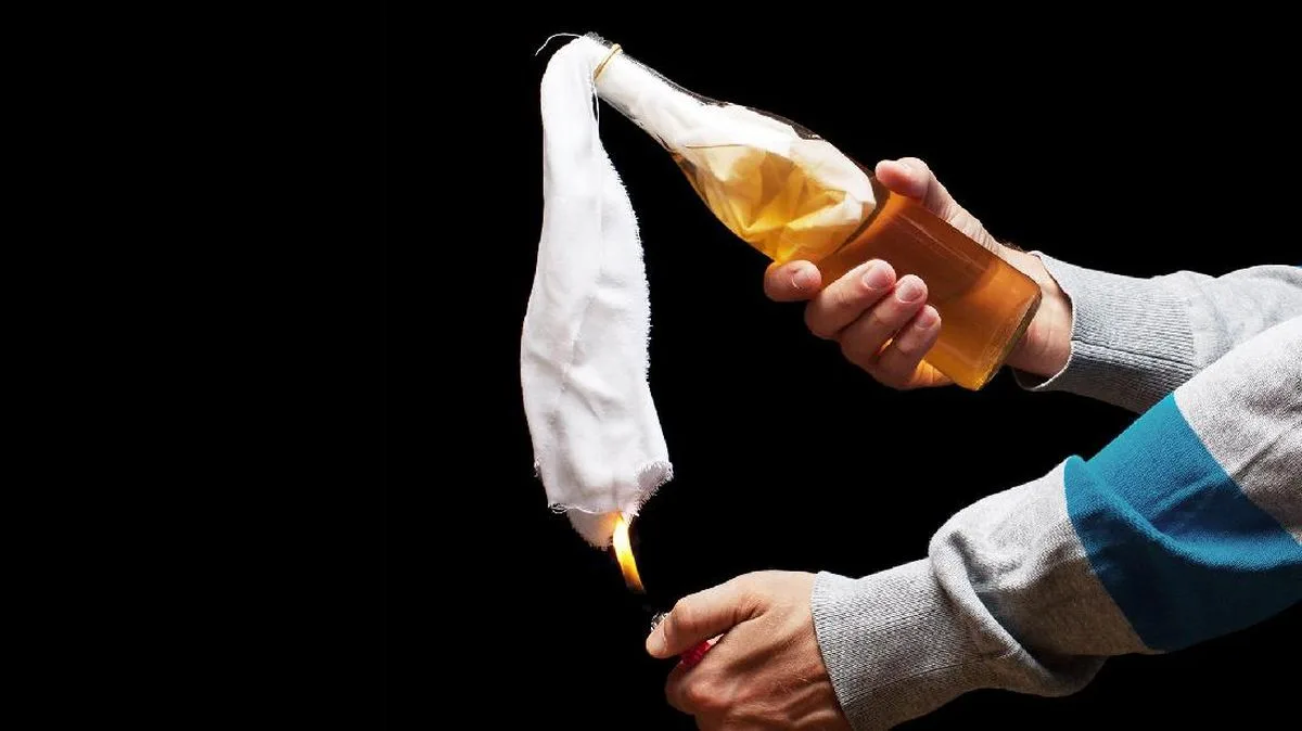 Ibu dan Anak Jadi Sasaran Bom Molotov di Jakut, Polisi Kejar Empat Pelaku