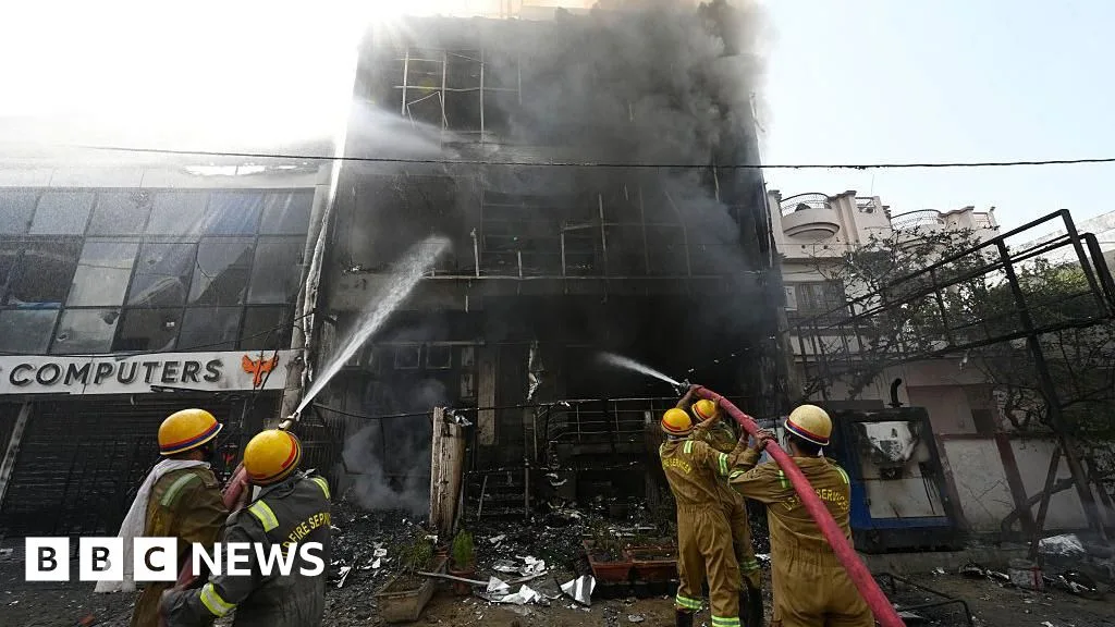Kebakaran Gedung di Lucknow Tewaskan 15 Orang, Akses Biometrik Diduga Perparah Tragedi