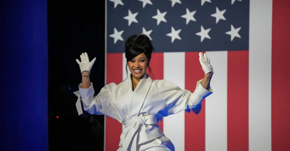 Cardi B Akui Lakukan Operasi Reduksi Pantat: 'Saya Gadis Kecil'
