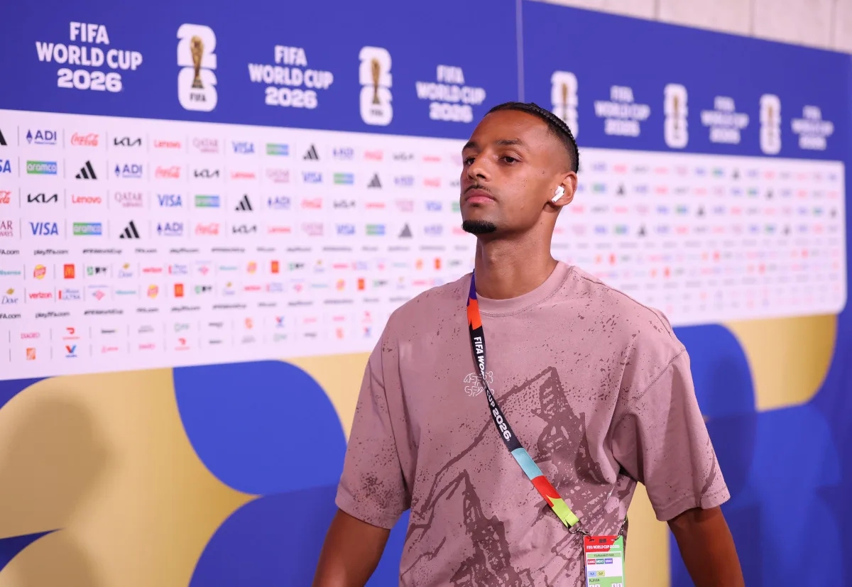 Djibril Sow Tiba di Genoa, Klub Liga Italia Sukses Aktifkan Klausul Rilis Sevilla