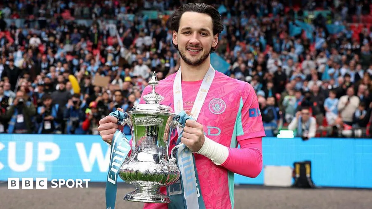 Rekor Baru Kiper Inggris: James Trafford Hengkang ke Leeds United dengan Nilai Transfer Mencapai £45 Juta