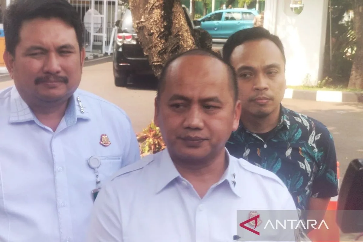 Kejagung Periksa Eks Jampidsus Febrie Adriansyah sebagai Tersangka TPPU Hari Ini