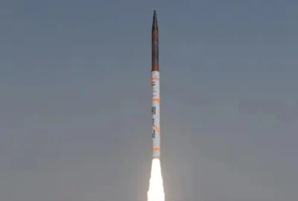 India Uji Tembak Agni-4, Sinyal Modernisasi Arsenal Nuklir di Tengah Ketegangan Asia